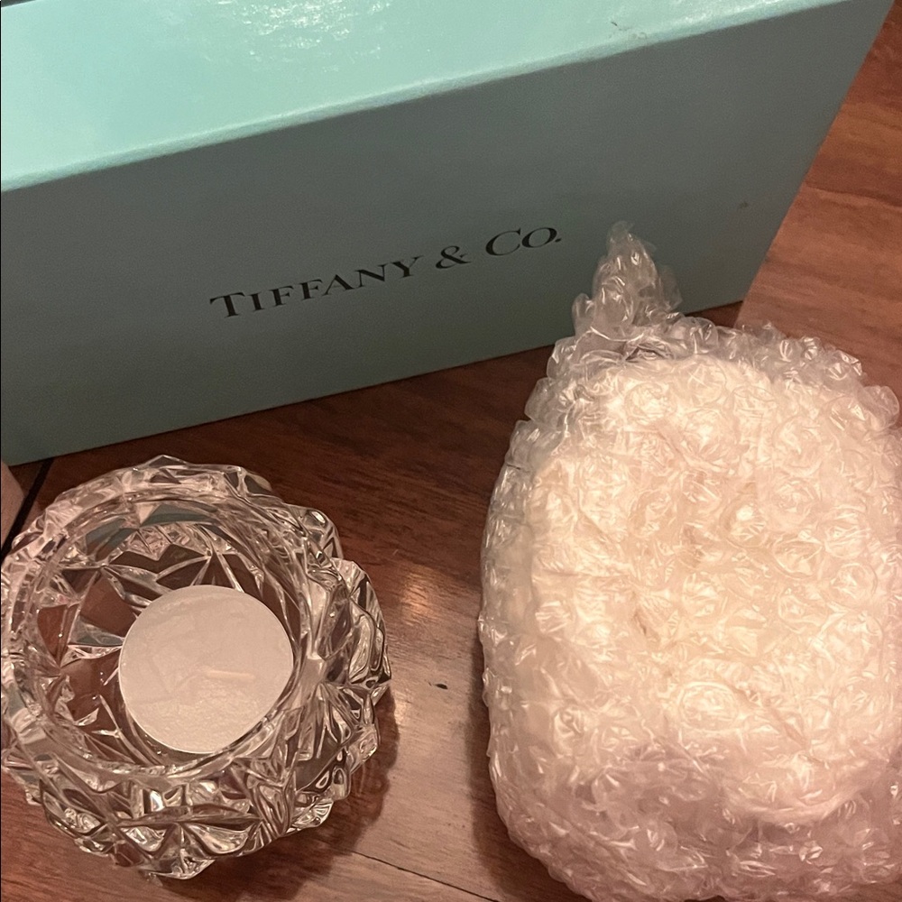 Tiffany crystal votive’s.  Never been used comes with original box (2) - Picture 2 of 5